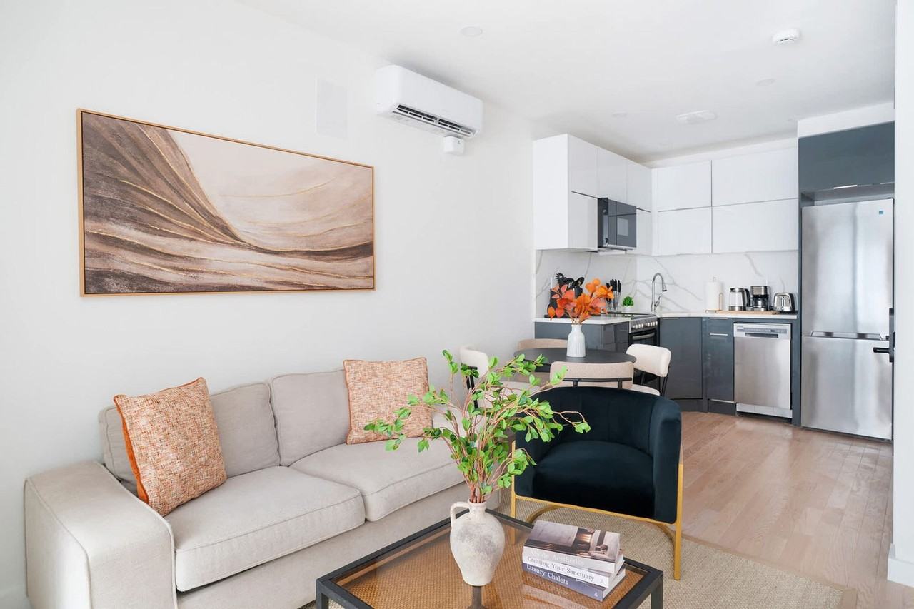 347 E 78th St #1460467P - Photo 3 of 21