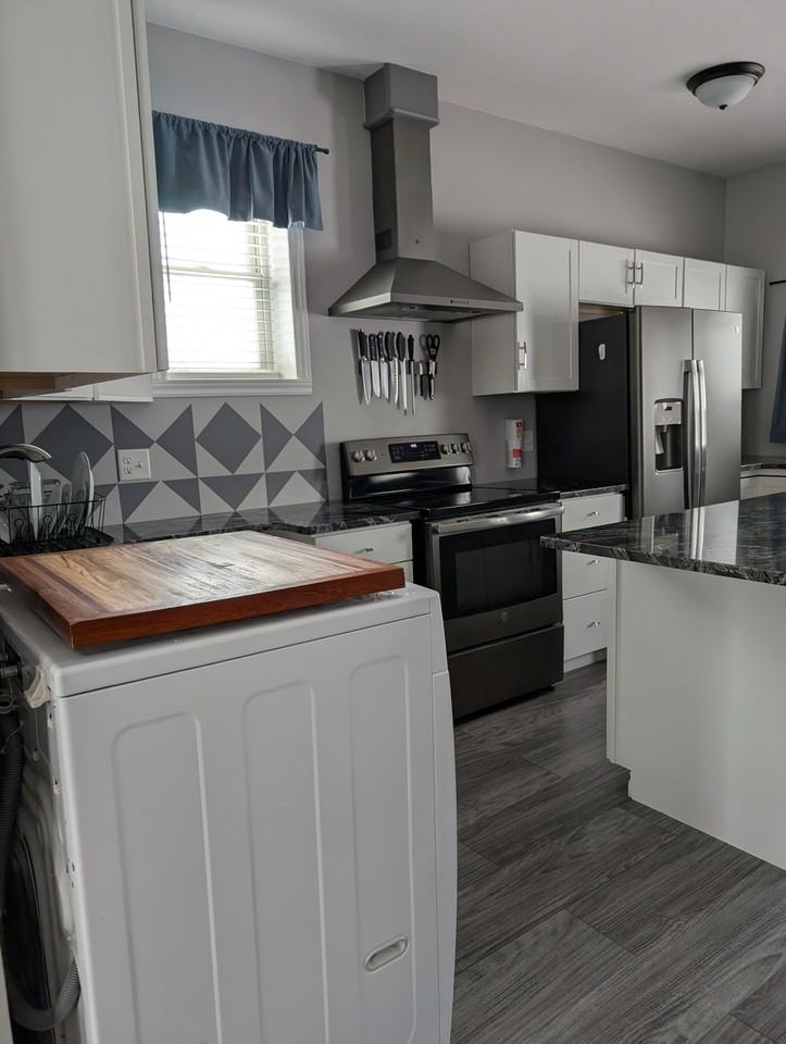 135 Hanna Street West - Photo 6 of 19