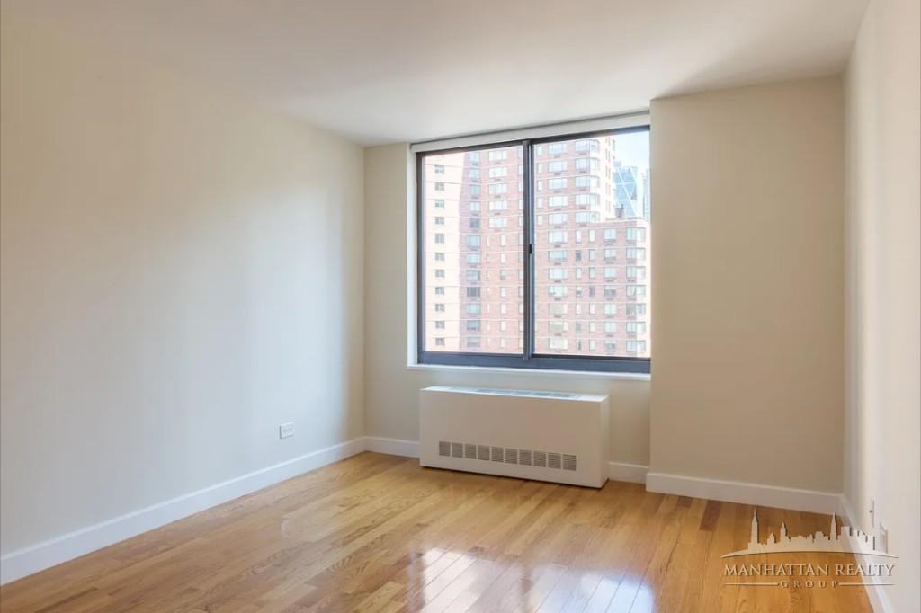 W 48th St #9R - Photo 3 of 10