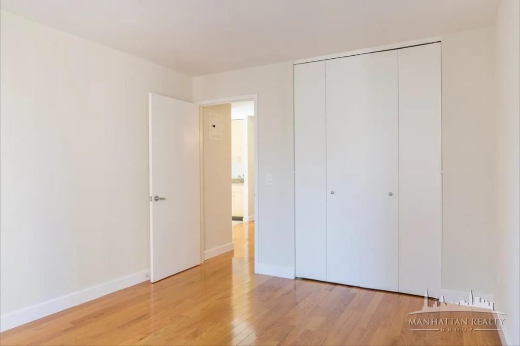 W 48th St #9R - Photo 5 of 10