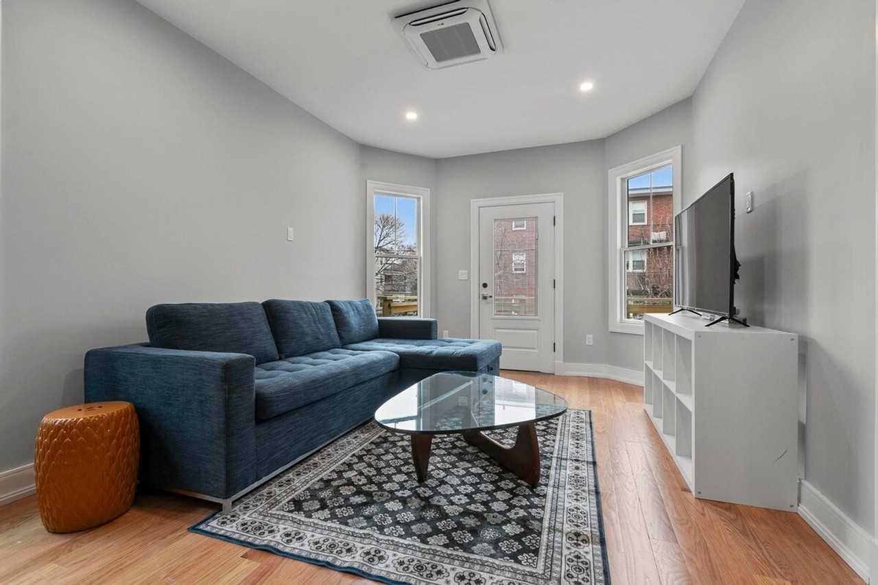 10 Annapolis St #1355133P - Photo 2 of 44