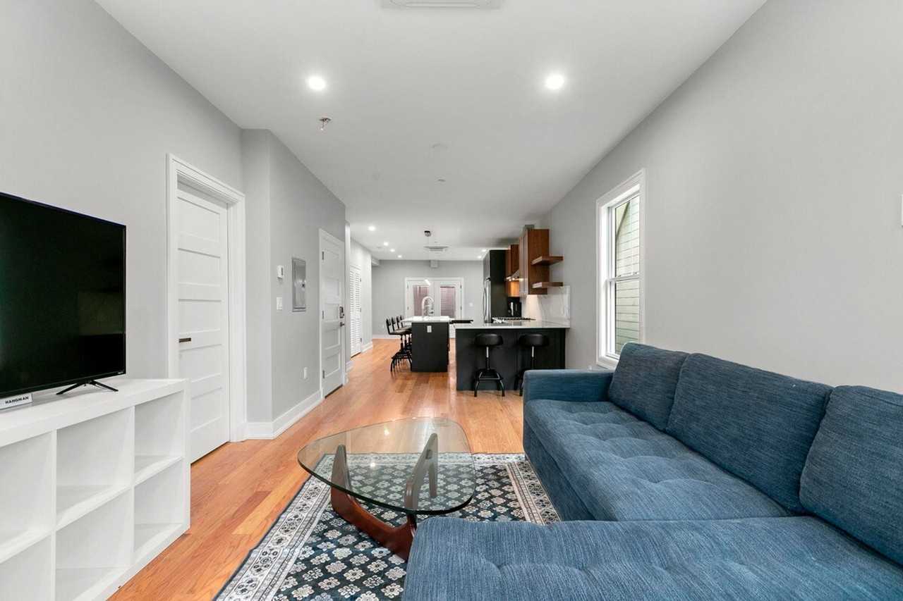 10 Annapolis St #1355133P - Photo 3 of 44