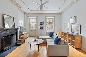 featured image of 198 Avenue Of The Americas #3