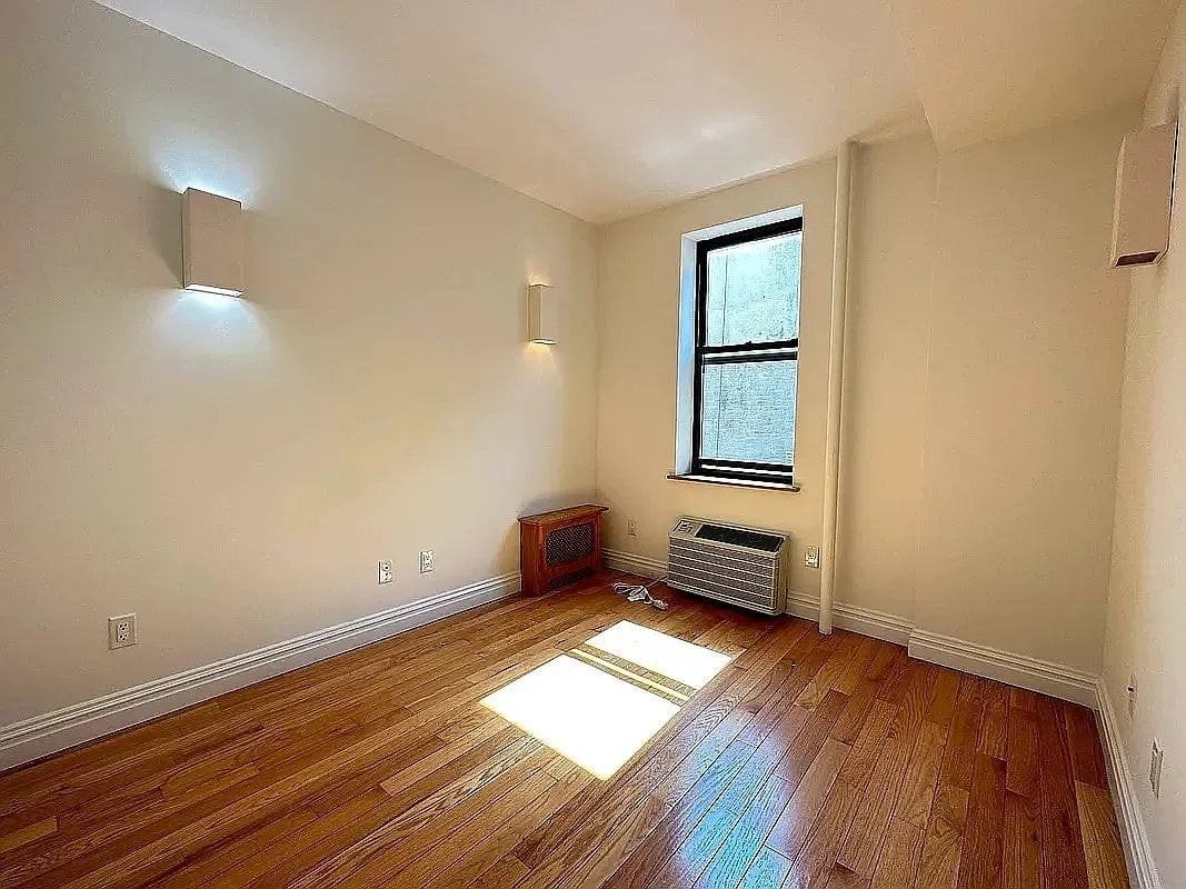 101 E 116th St #4G - Photo 6 of 7