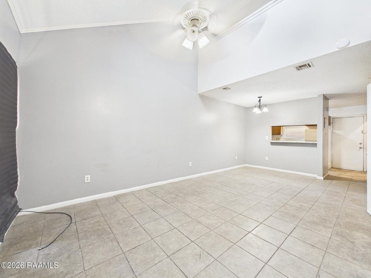 202 Belfast St #B - Photo 3 of 18