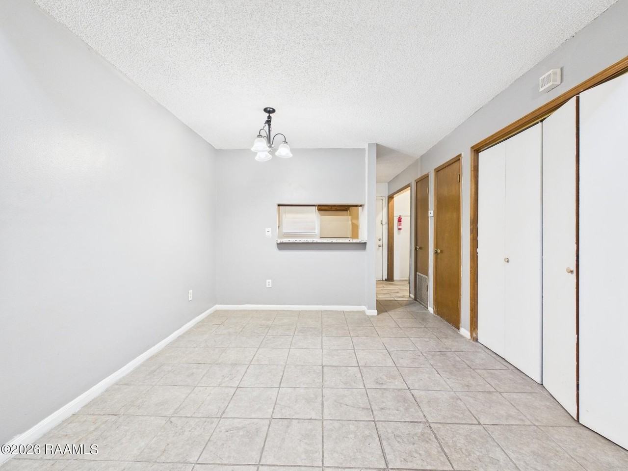 202 Belfast St #B - Photo 4 of 18