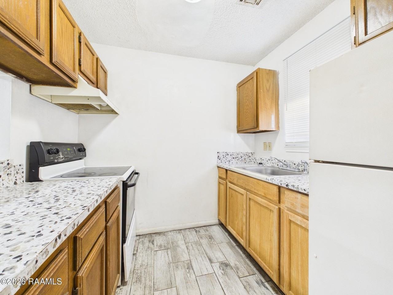 202 Belfast St #B - Photo 7 of 18