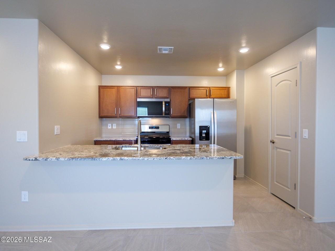 3525 W Drummund Dr - Photo 5 of 20