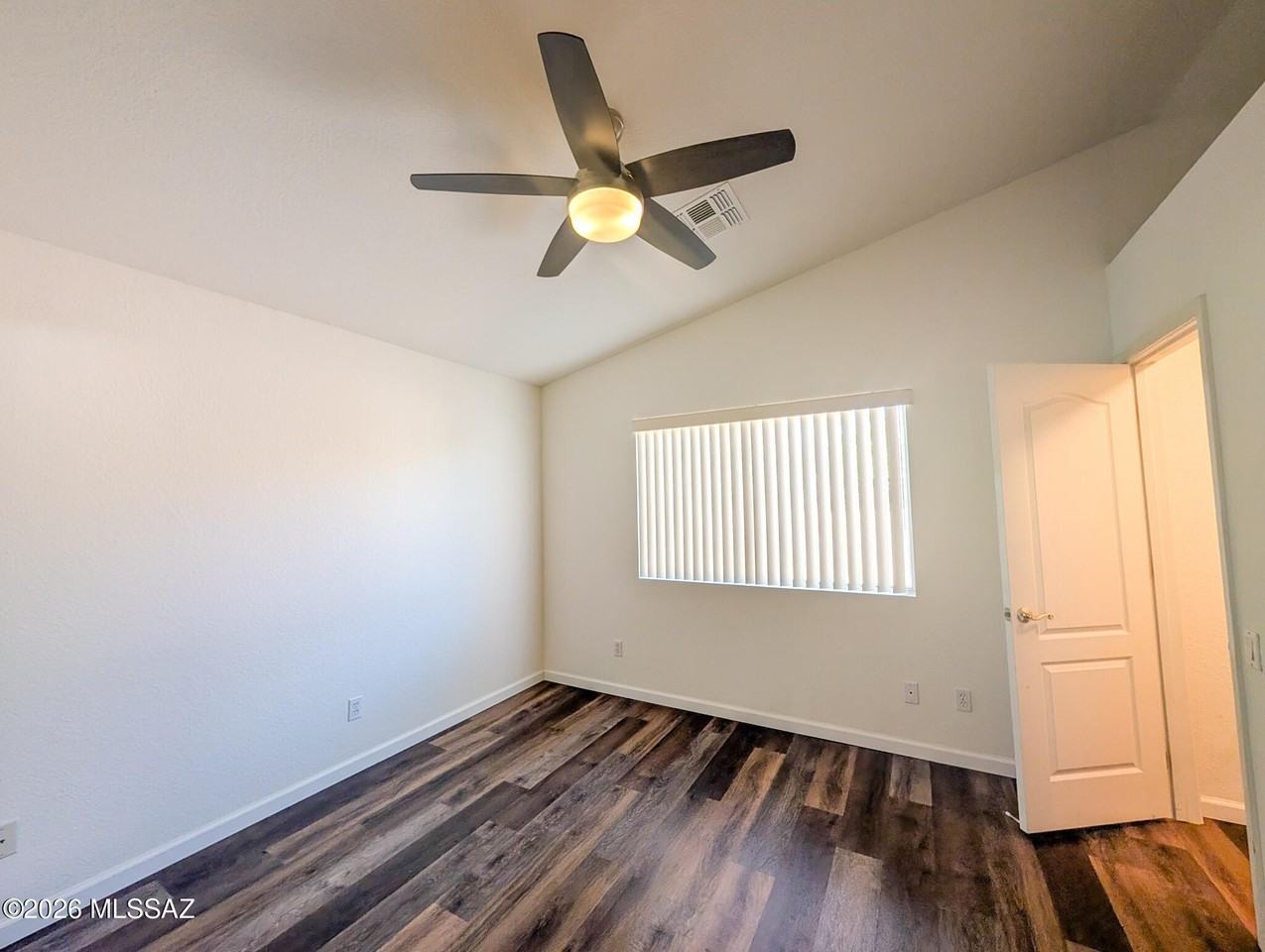 9028 N Arrington Dr - Photo 7 of 20