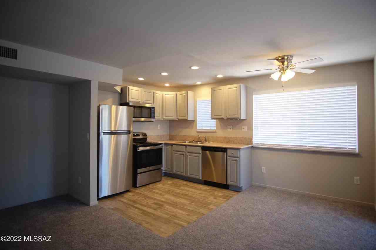 6709 E Calle La Paz Unit D #D - Photo 2 of 26