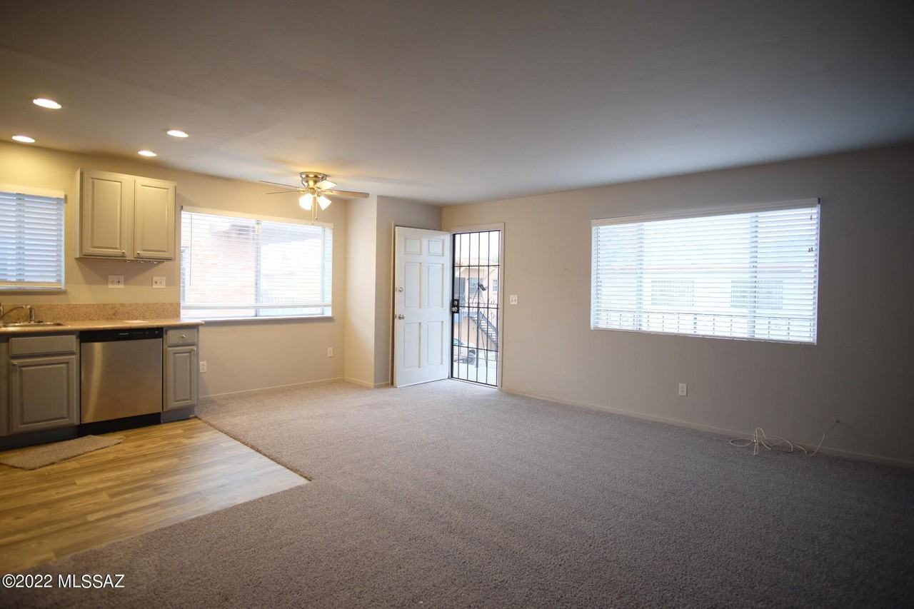 6709 E Calle La Paz Unit D #D - Photo 5 of 26