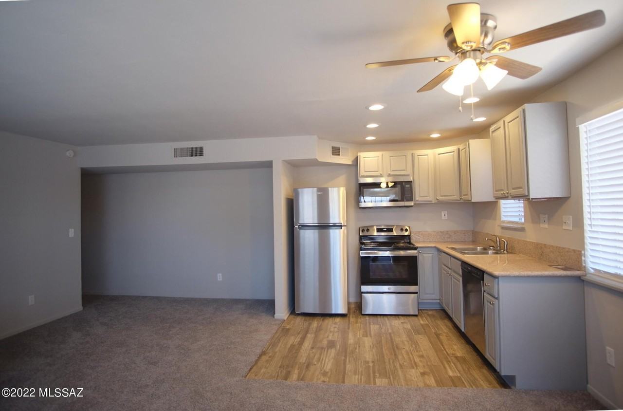 6709 E Calle La Paz Unit D #D - Photo 6 of 26