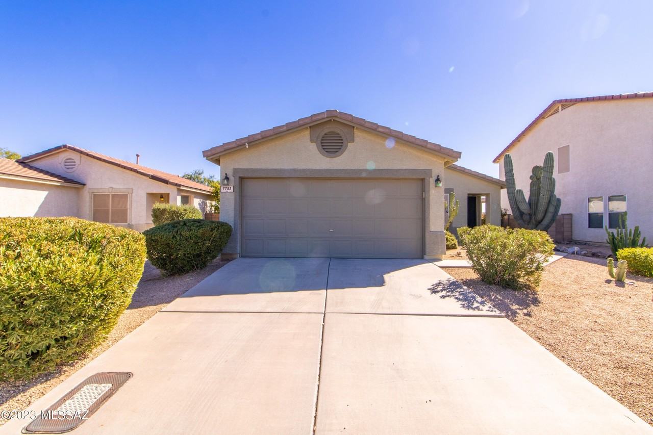 7753 W Oak Stream Rd - Photo 2 of 18