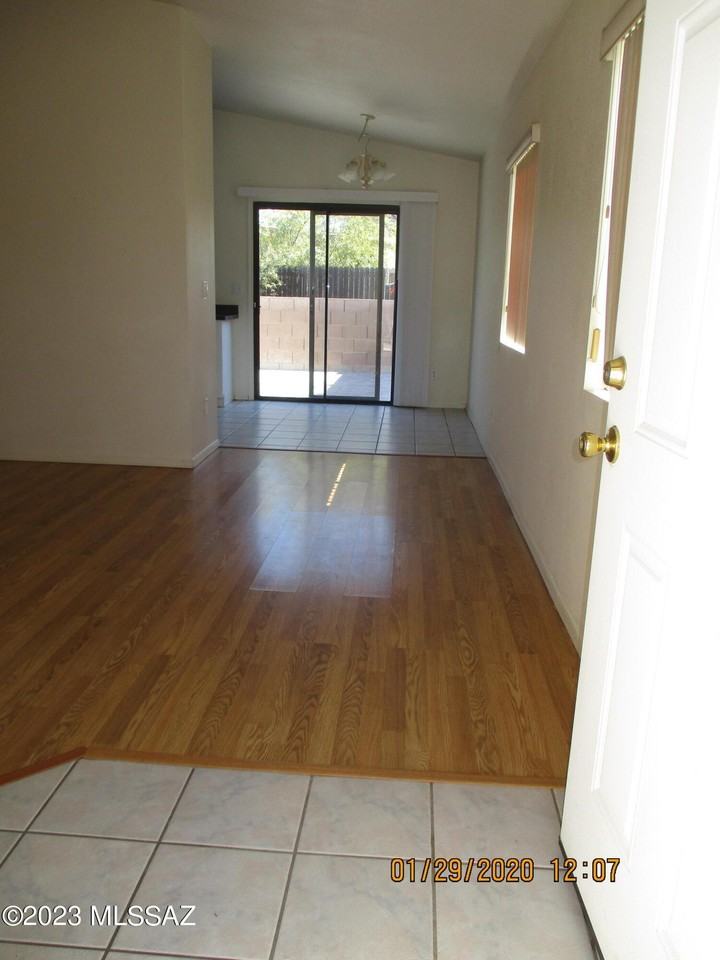 4767 E Joslyn Heights Pl - Photo 2 of 14