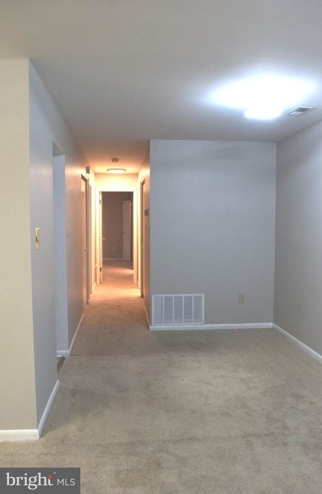 19 Juliet Ln Apt 201 #201 - Photo 3 of 10