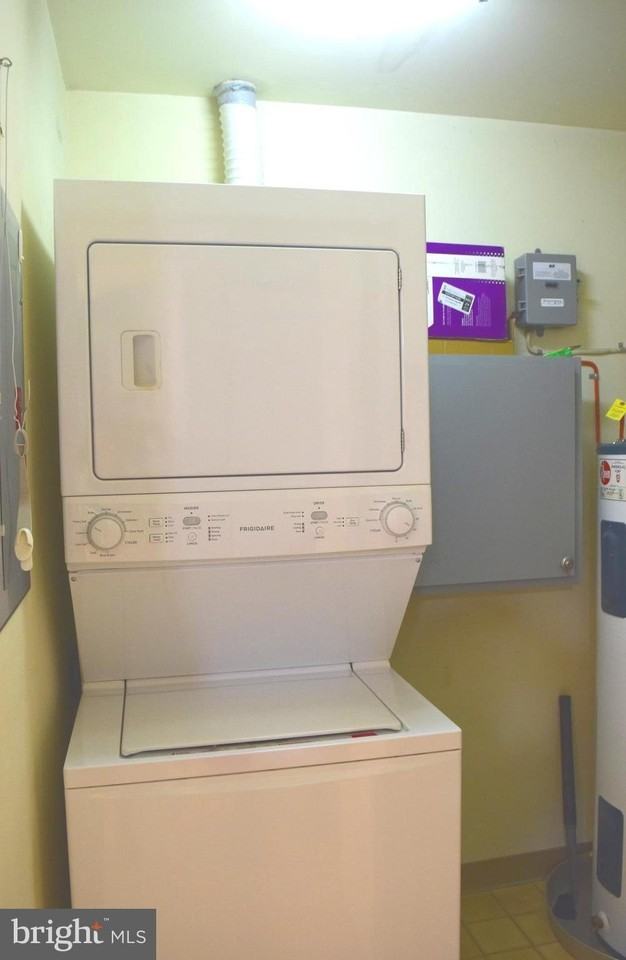 19 Juliet Ln Apt 201 #201 - Photo 6 of 10