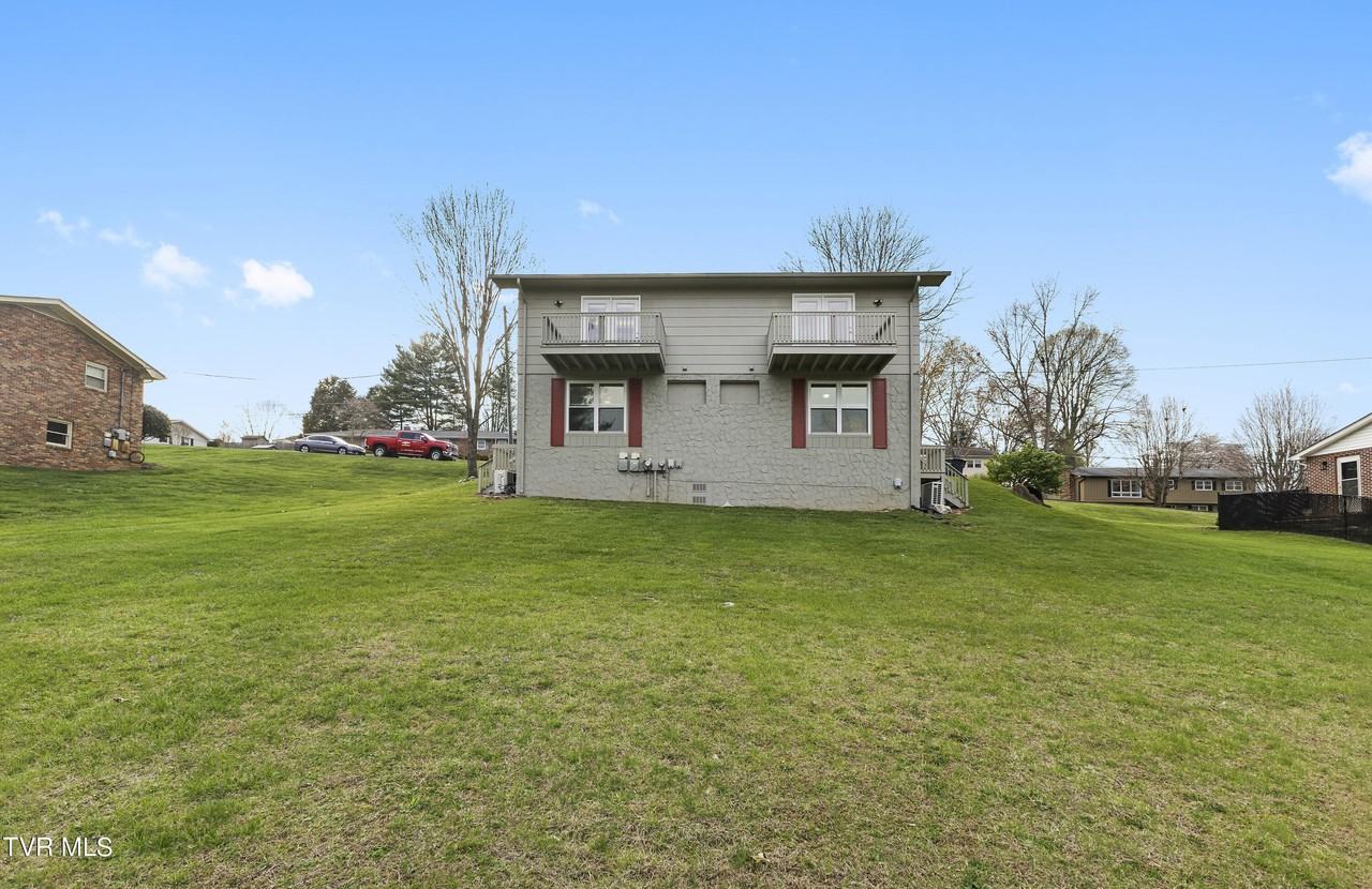 208 Redstone Dr - Photo 6 of 29