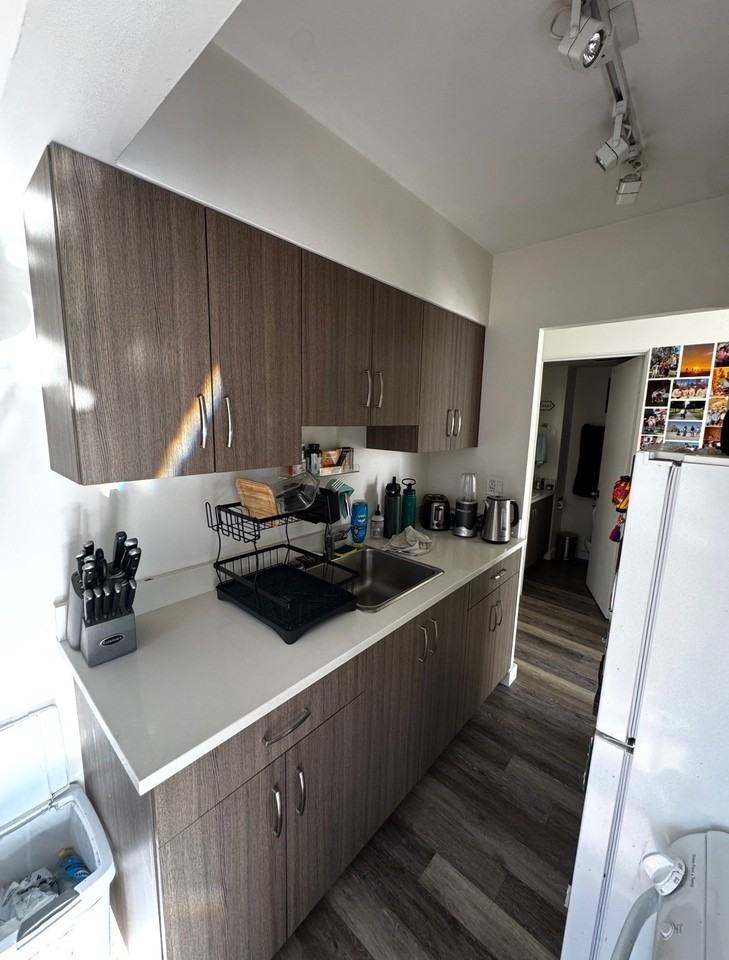 1914 Robson Street - Photo 3 of 7