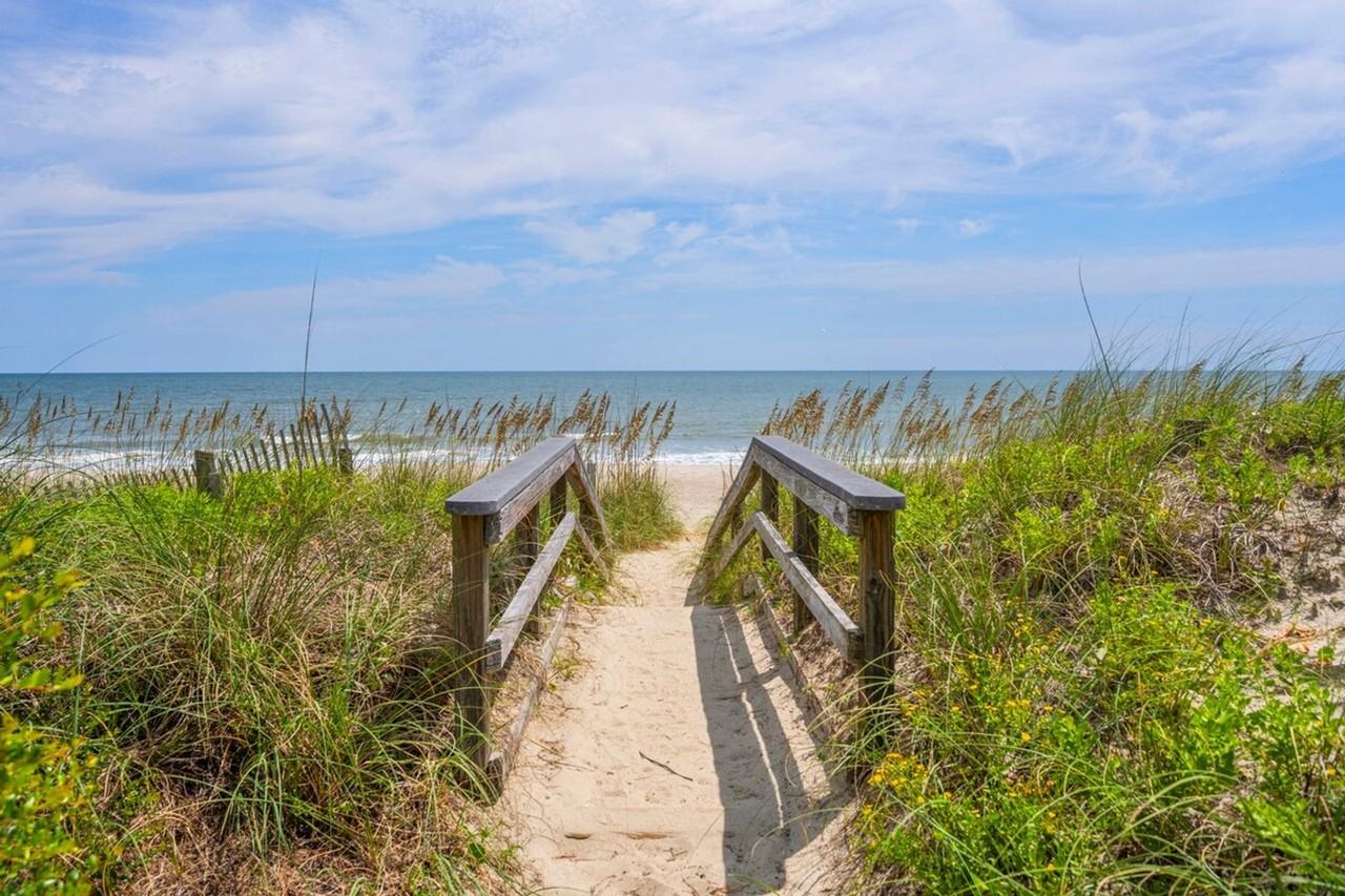 409 Debordieu Boulevard - Photo 5 of 69