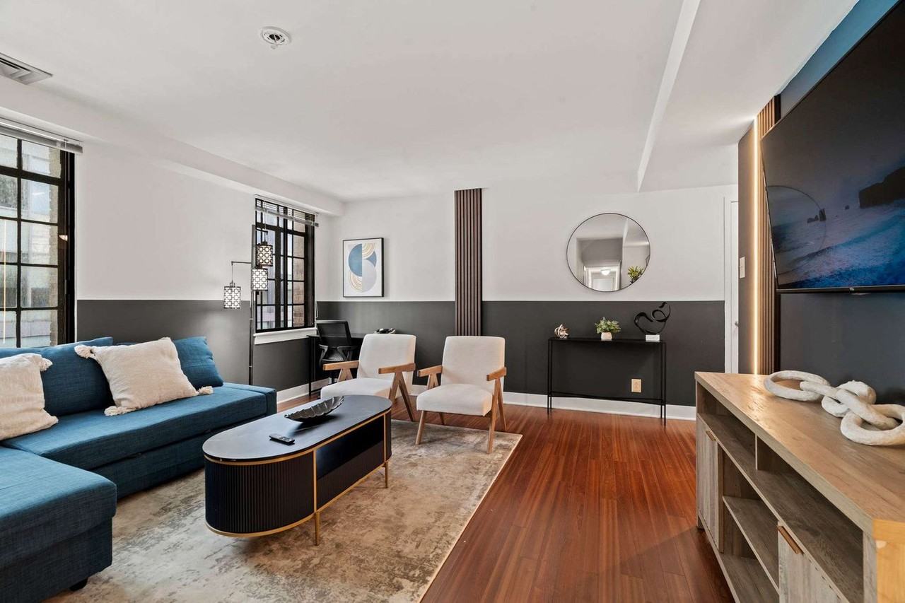 111 N 15th St #1381656P - Photo 2 of 26