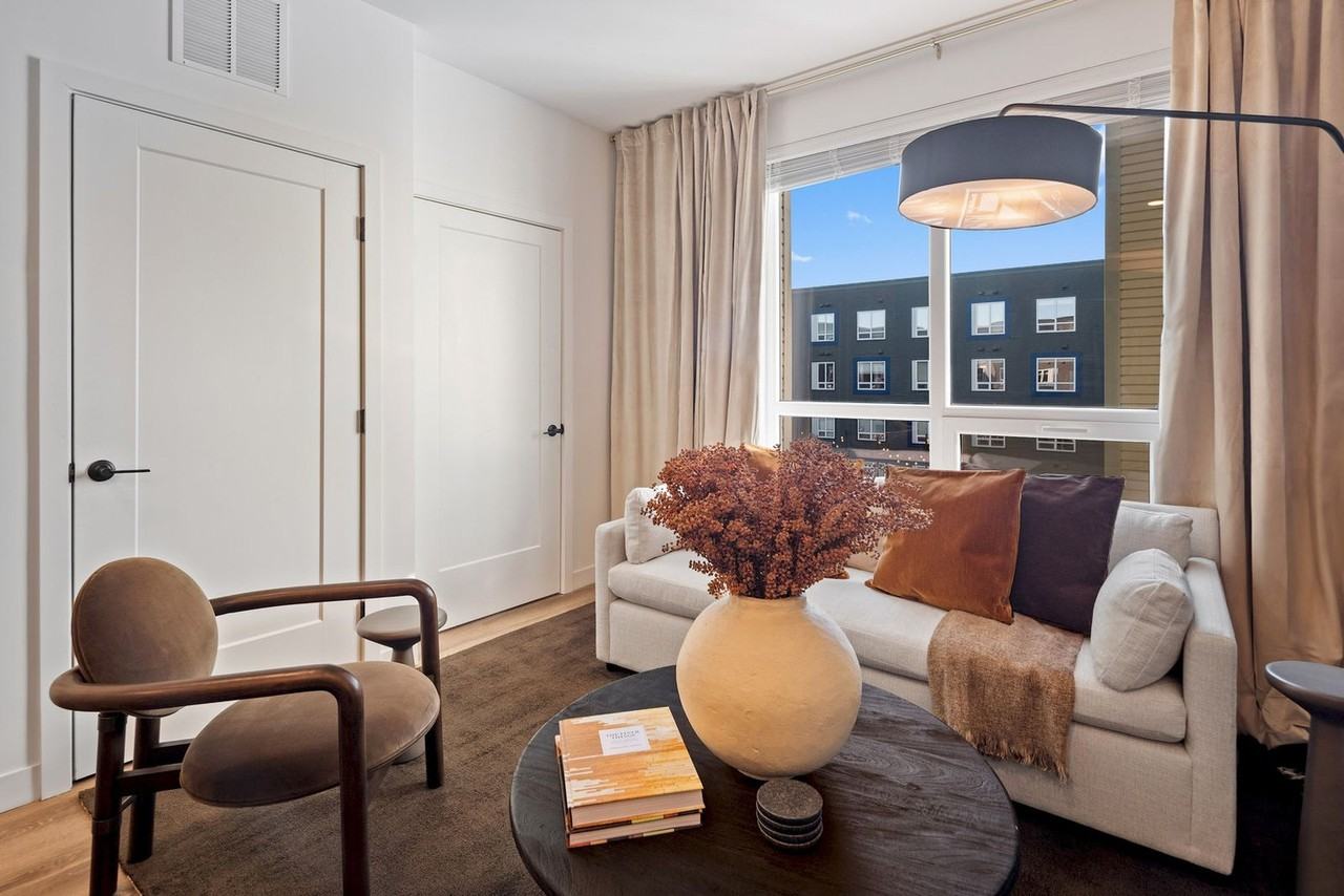 484 2nd St #1380130P - Photo 4 of 48