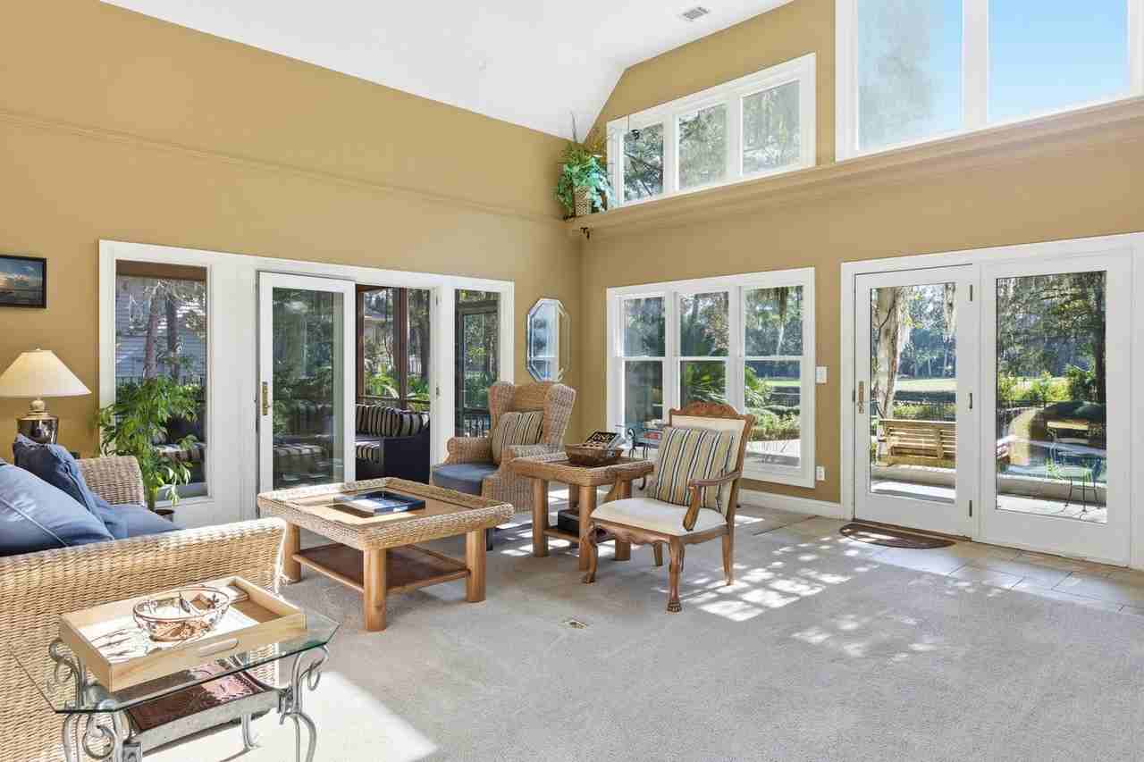 36 Gloucester Rd #1387176P - Photo 2 of 50