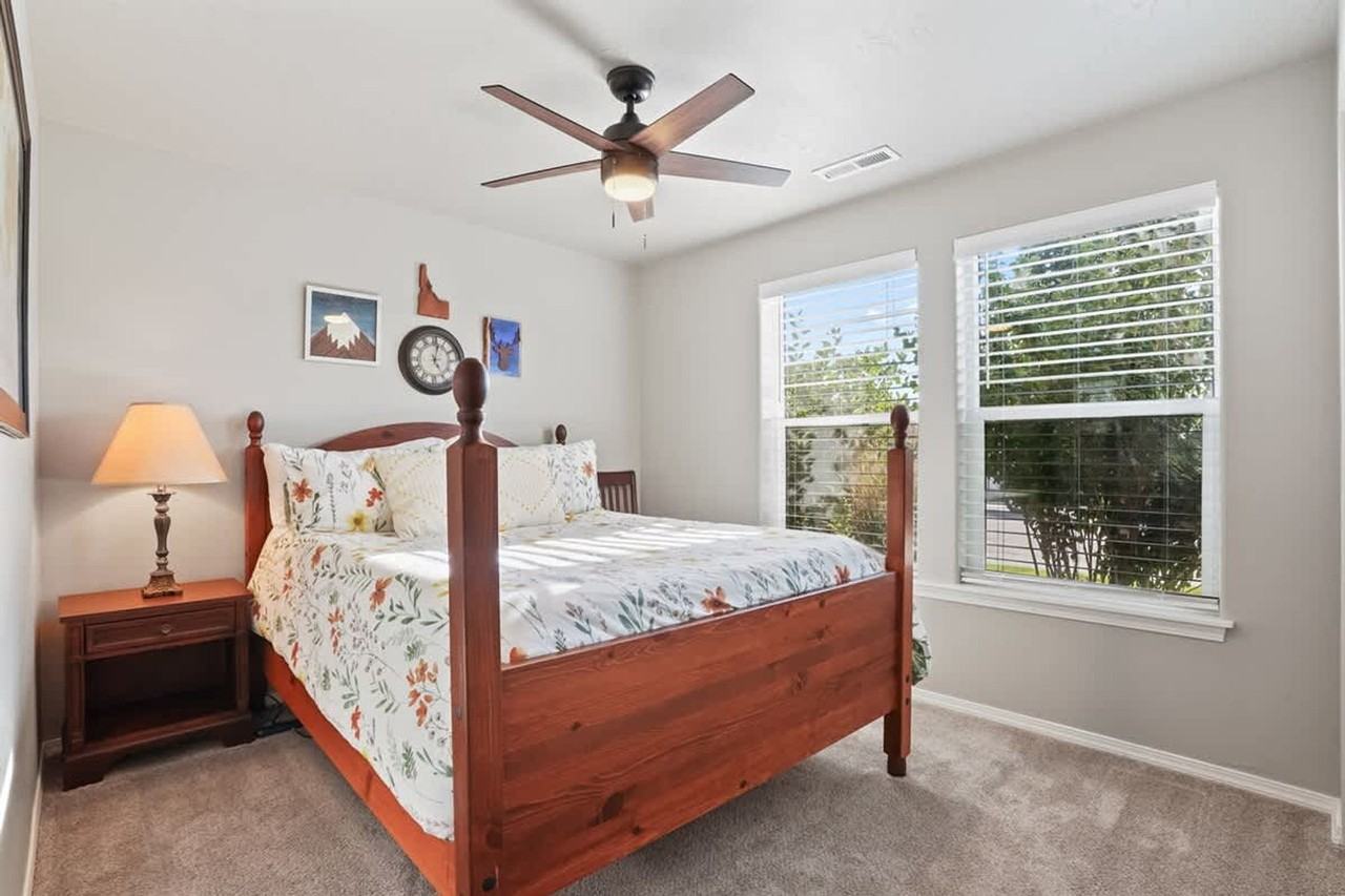 218 Cliff Swallow Ave #1460944P - Photo 5 of 25