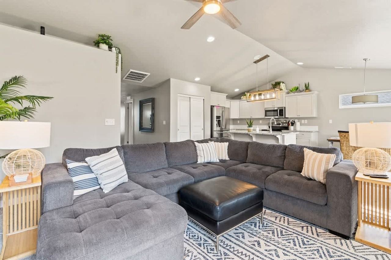 16730 Suffolk Ave #1460939P - Photo 2 of 43