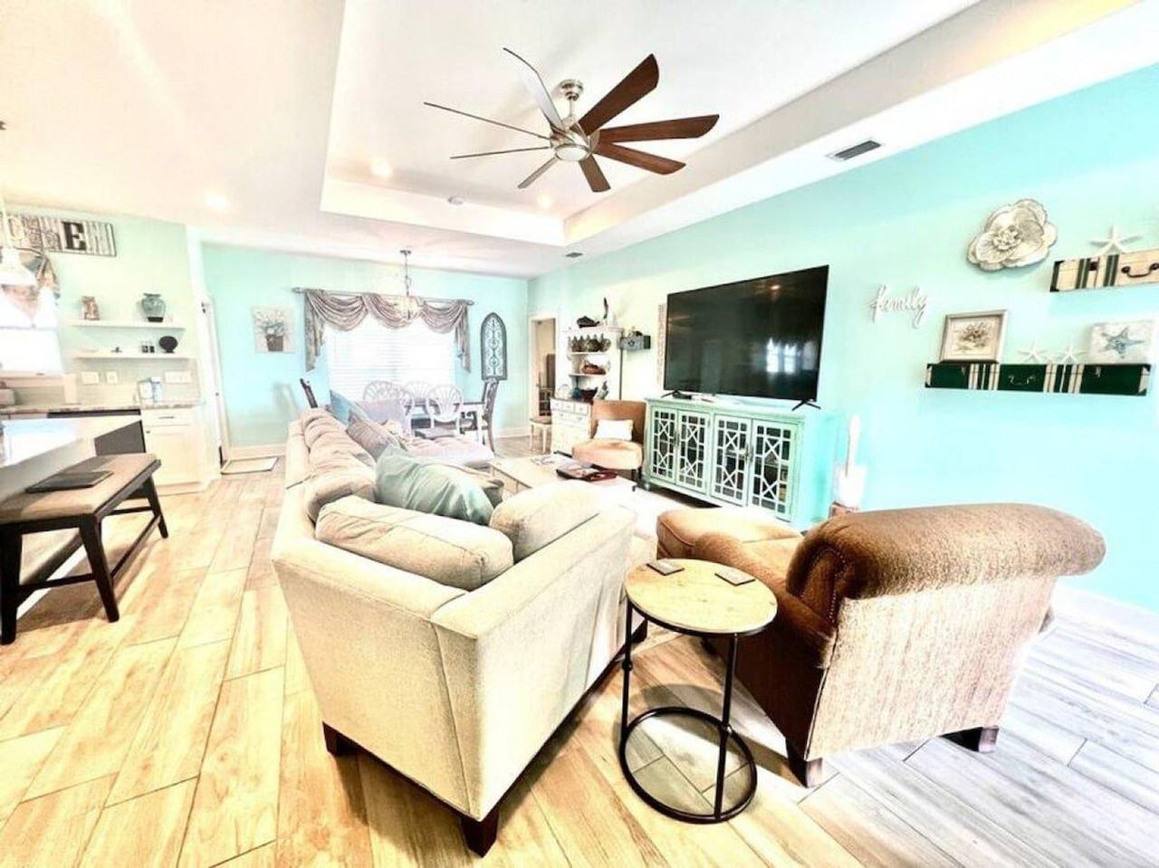 5402 Pinetree Ave #1447170P - Photo 3 of 43