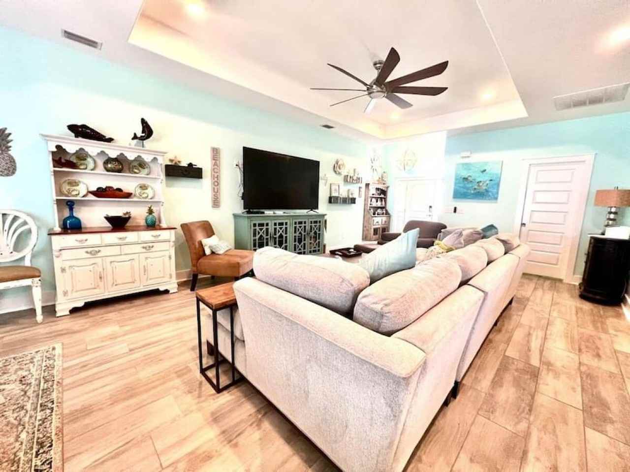 5402 Pinetree Ave #1447170P - Photo 7 of 43