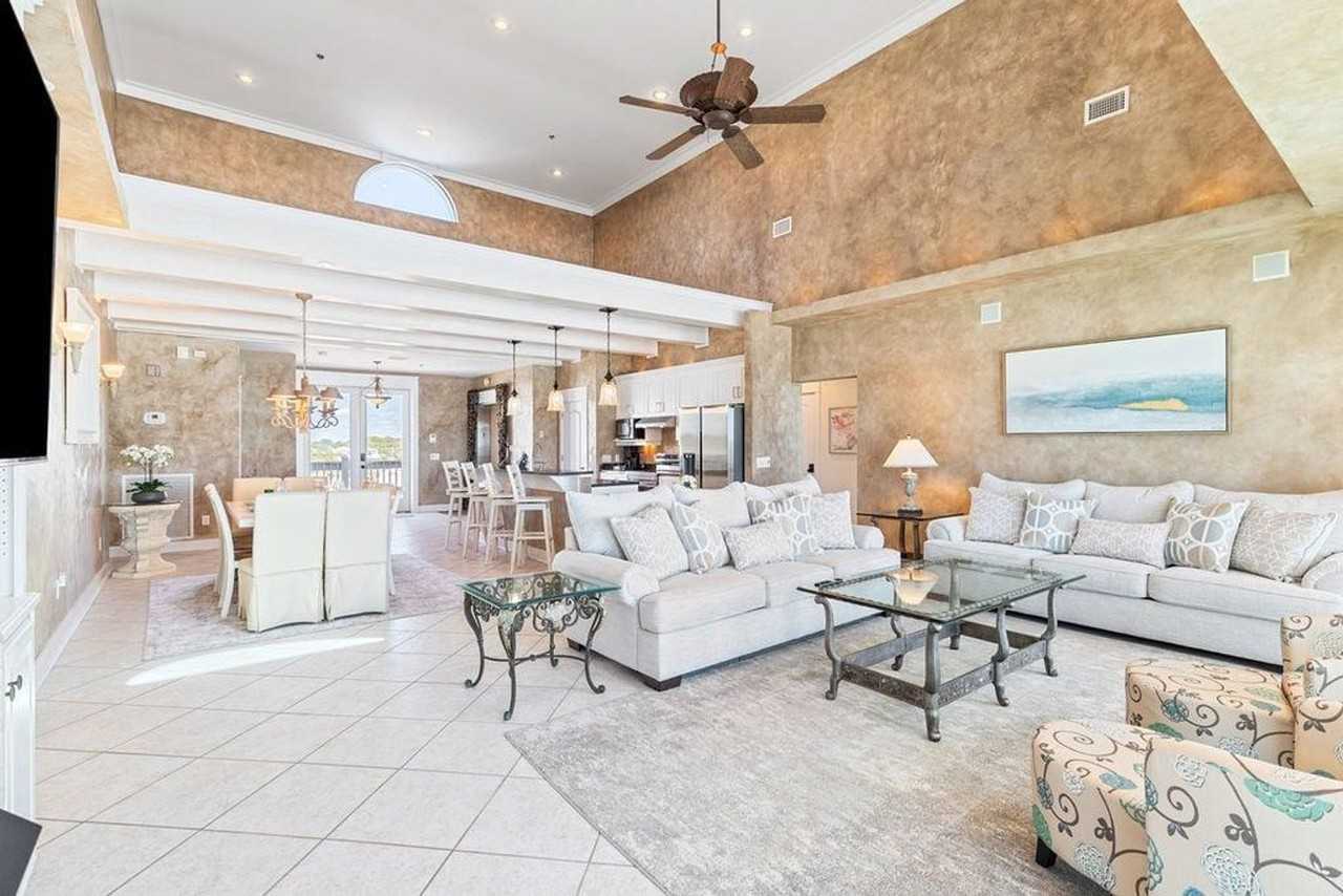 8515 Surf Dr #1447138P - Photo 4 of 50