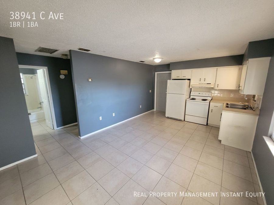 38941 C Ave - Photo 2 of 7