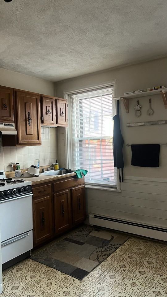 9 Winchester St #2 - Photo 4 of 7