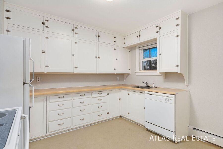 1119 E 20th St #A - Photo 2 of 13