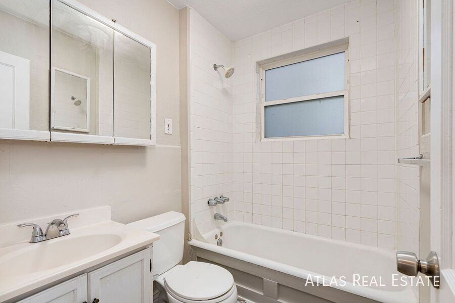 1119 E 20th St #A - Photo 7 of 13