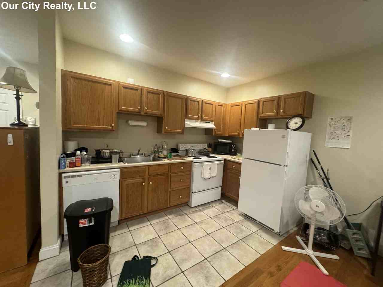 Pearl St #8 - Photo 3 of 7