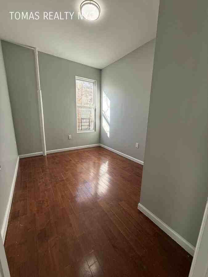 2106 Arthur Ave - Photo 5 of 12