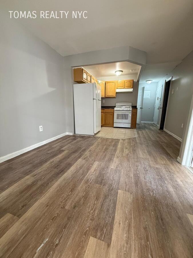 998 Jennings St #1 - Photo 4 of 10