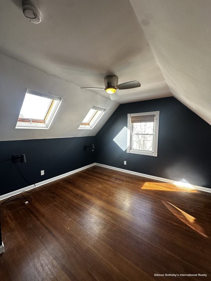 52 Victoria St #B - Photo 2 of 14