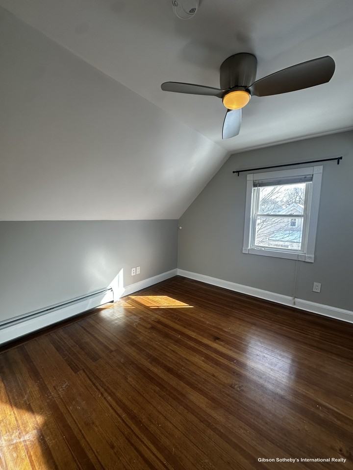 52 Victoria St #B - Photo 3 of 14