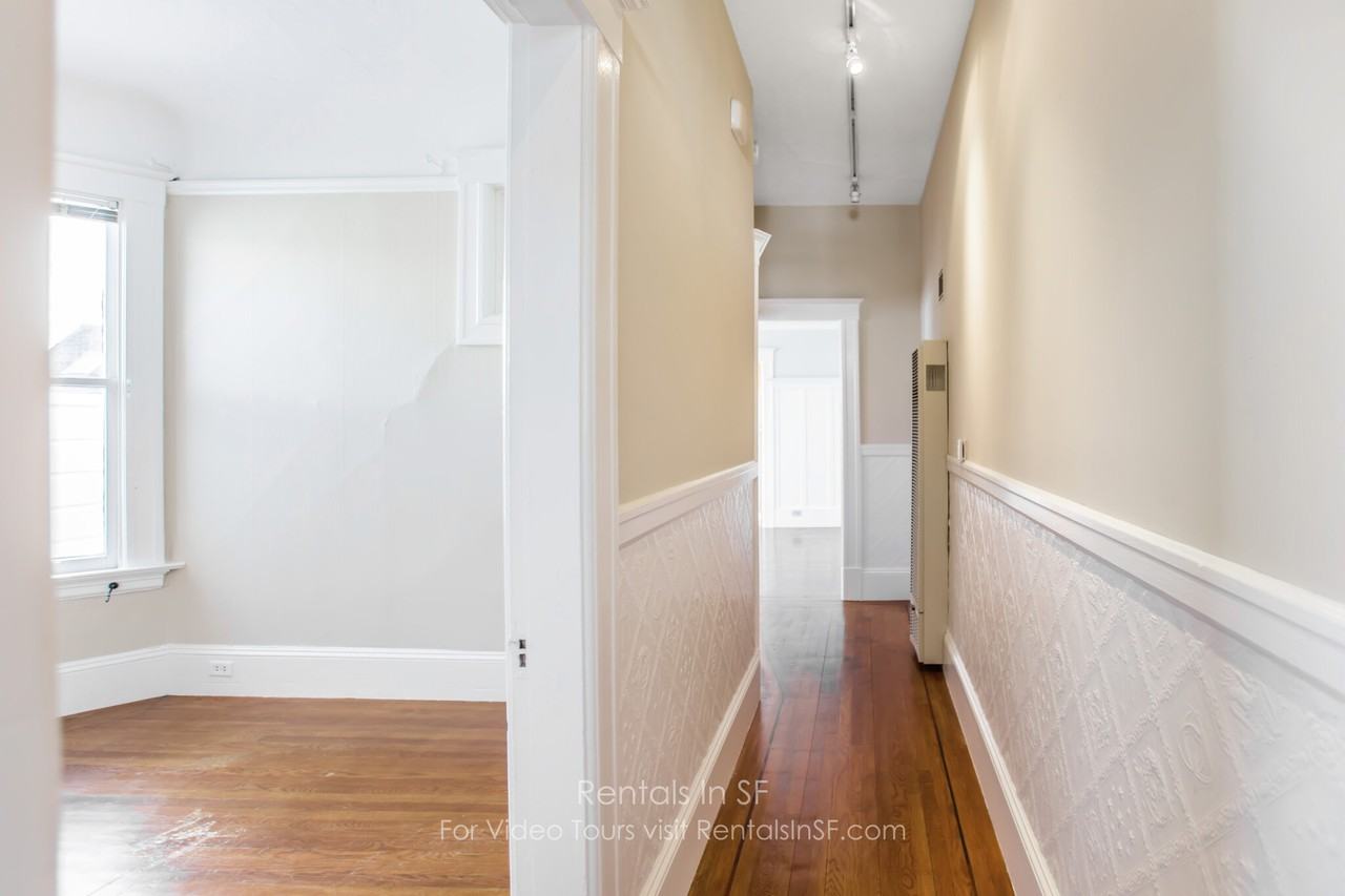 3915 22nd St - Photo 4 of 10