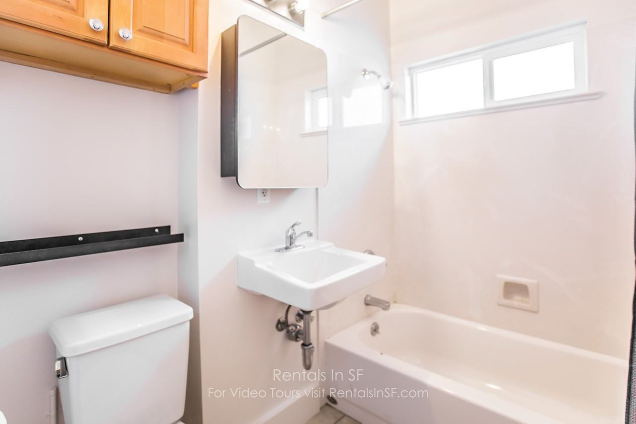 3915 22nd St - Photo 5 of 10