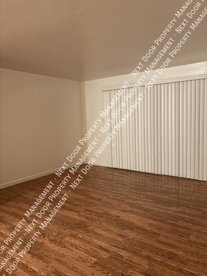 1100 Evelyn Ln #C - Photo 3 of 8