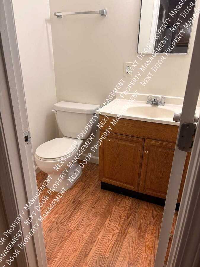 1100 Evelyn Ln #C - Photo 4 of 8