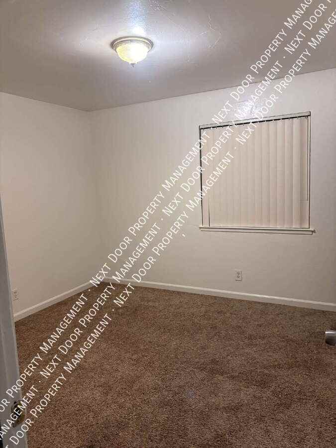 1100 Evelyn Ln #C - Photo 6 of 8