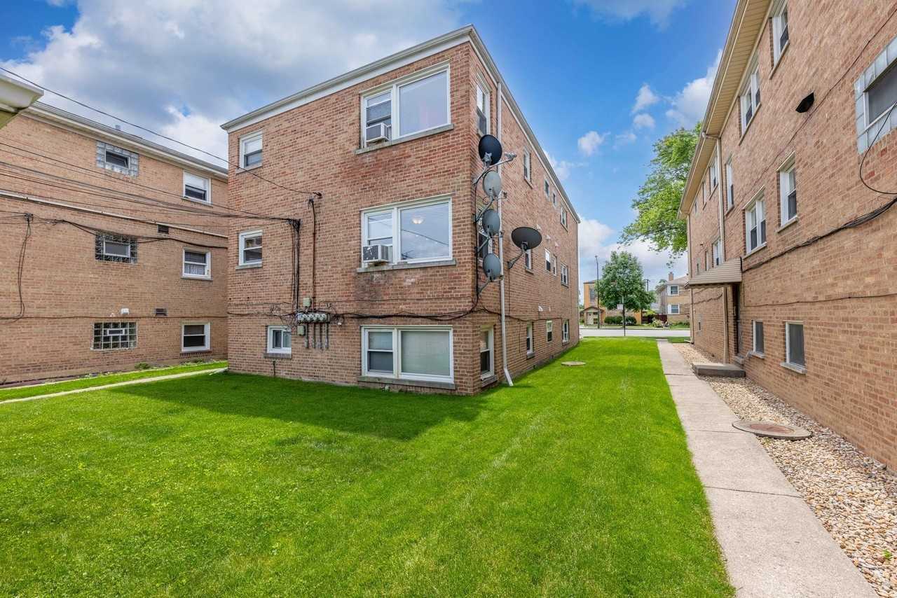 8320 W Irving Park Rd #2 - Photo 4 of 26