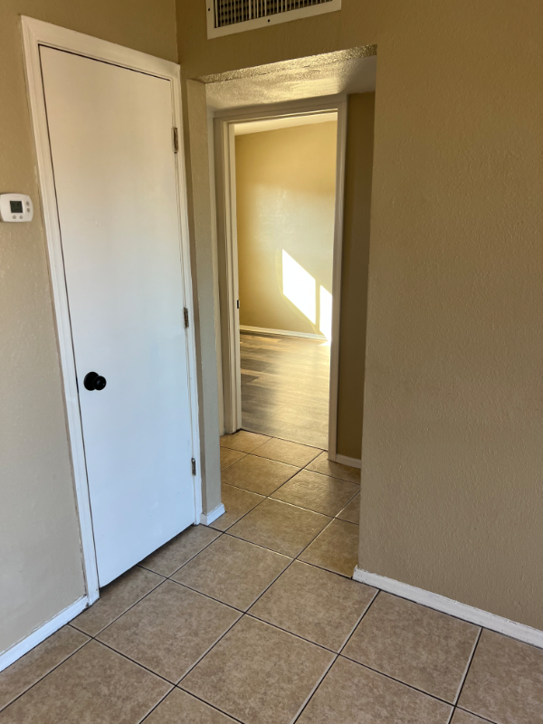 820 E Purdue Ave #D - Photo 7 of 9