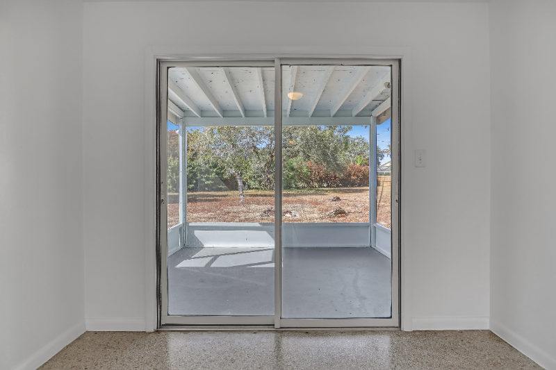 4430 Barnesdale Dr - Photo 6 of 14