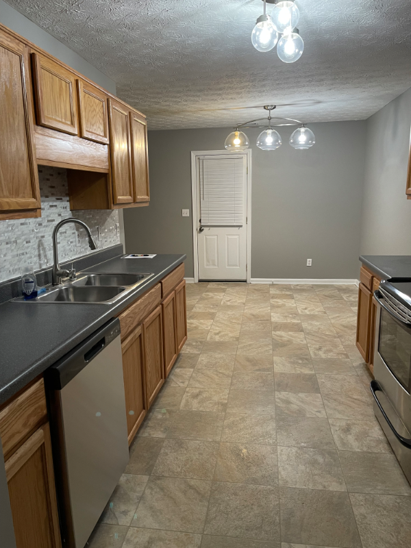 160 Red Hawk Dr - Photo 2 of 10