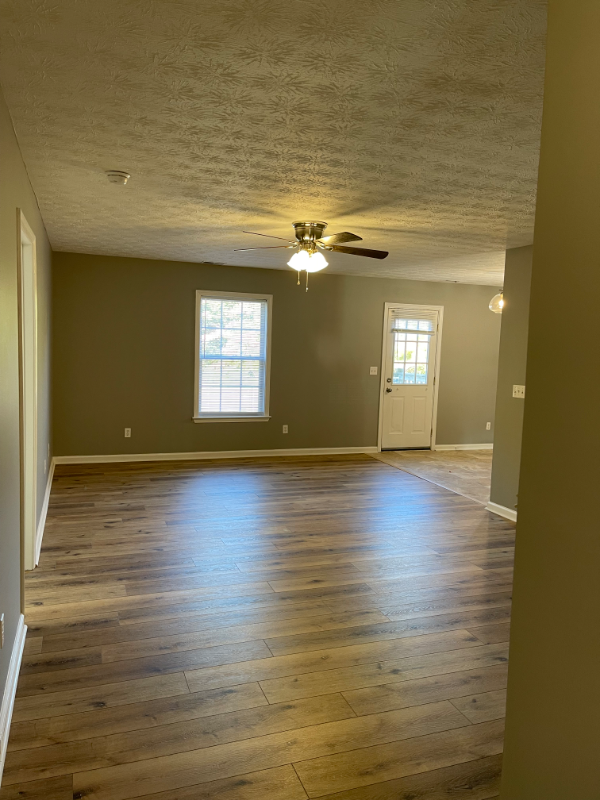 160 Red Hawk Dr - Photo 4 of 10